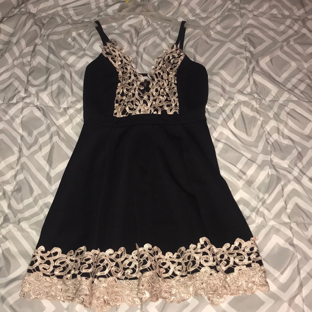 francesca’s/ privy dress